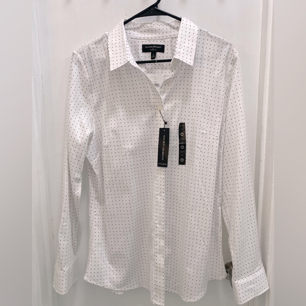 Brand New with Tags Banana Republic button down shirt